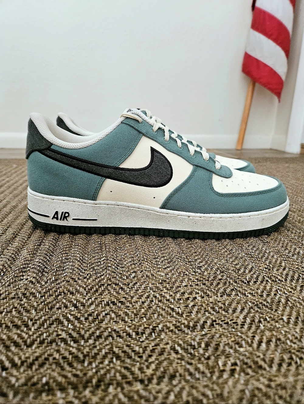 Men's Nike Air Force 1 '07 LV8 Notebooks